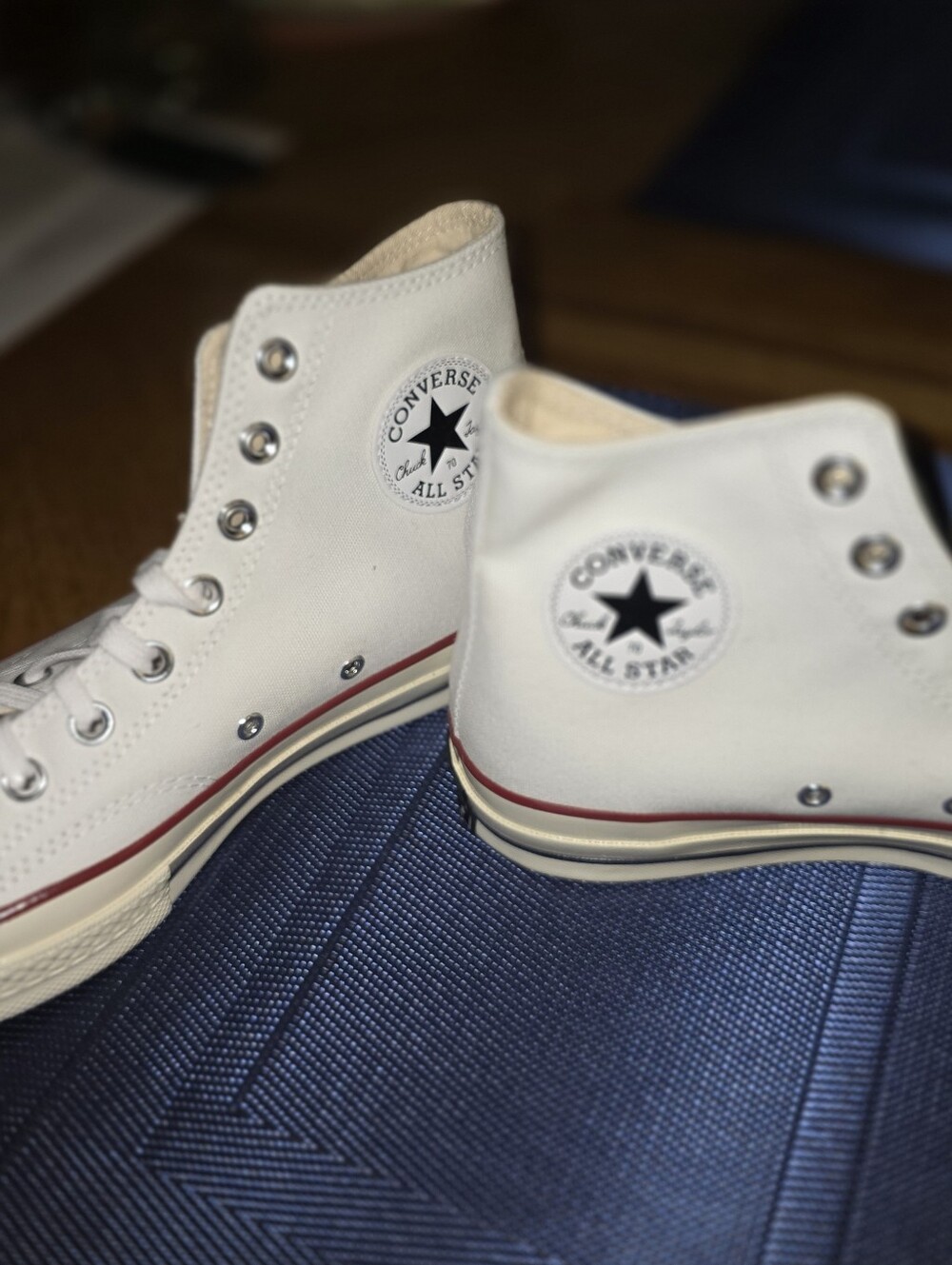 Converse White High Top Sneakers with Red Trim NEW - Picture 2 of 4